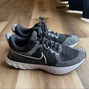 Nike React Infinity Flyknit running shoes, size 9, black and white